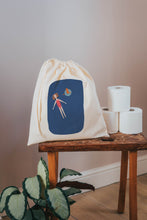 Load image into Gallery viewer, Swimming cat drawstring bag
